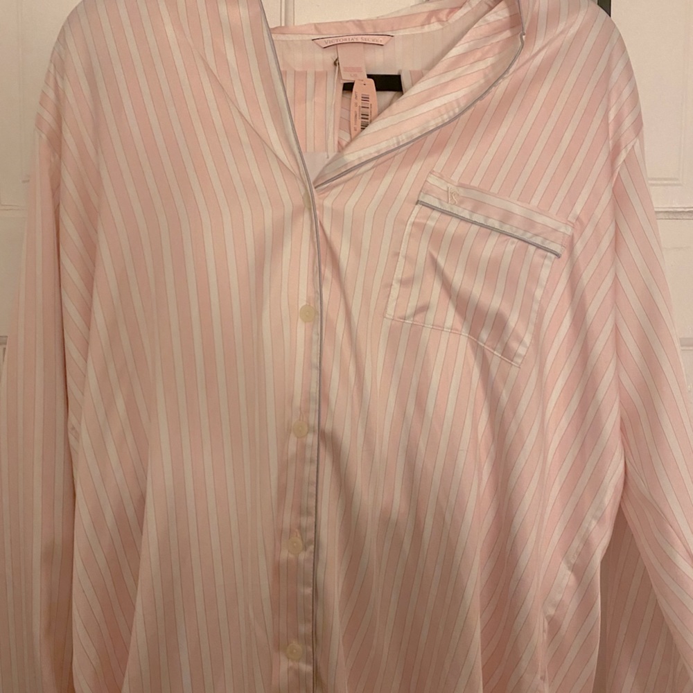 GORGEOUS BRAND NEW VICTORIA SECRET SATIN PJ SET!